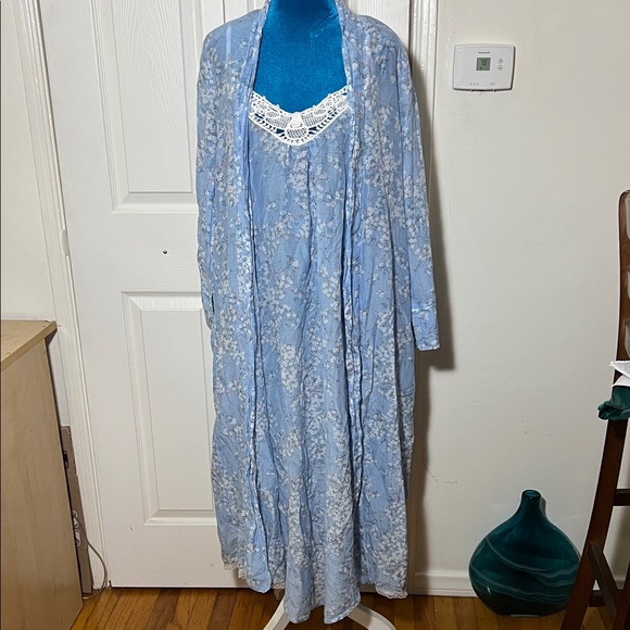 NWOT Papinelle Nightgown and Robe dress 2 piece Set Women’s Small